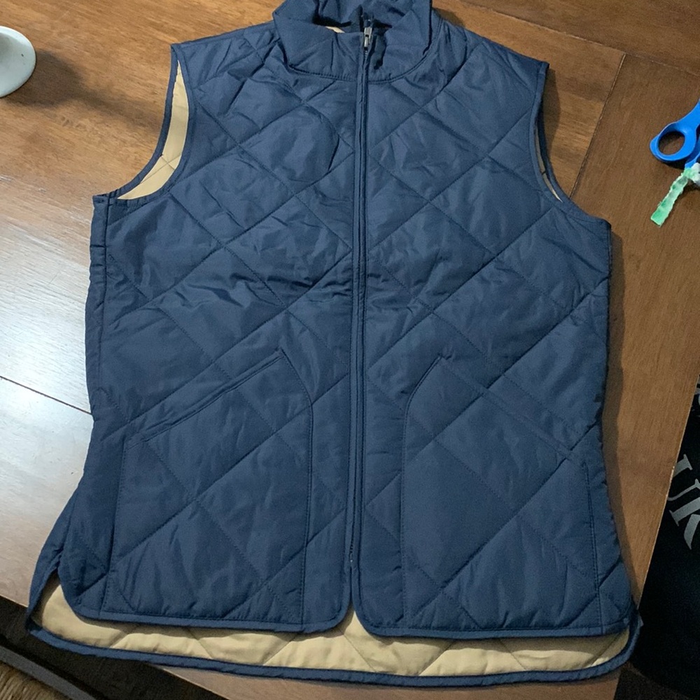 J crew factory mens quilted navy blue vest. NWT- XS